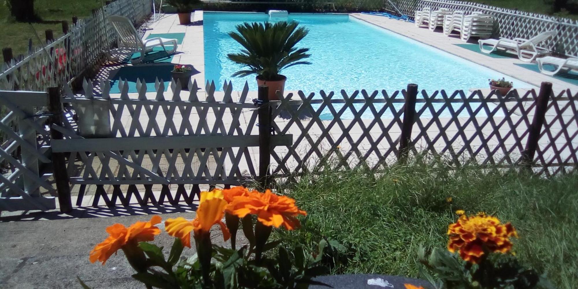Hotel Du Val D'Aure Cadéac Esterno foto