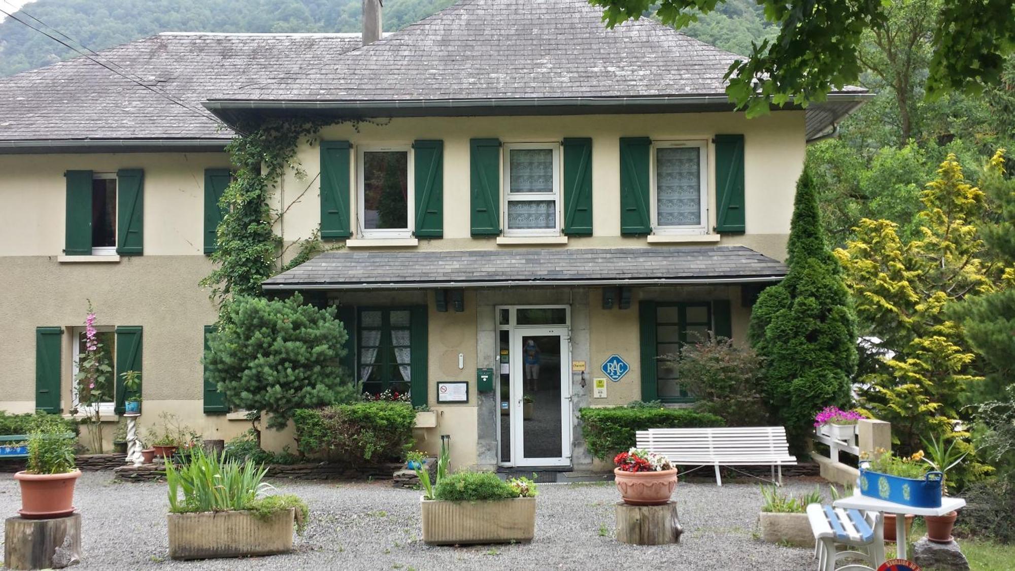 Hotel Du Val D'Aure Cadéac Esterno foto