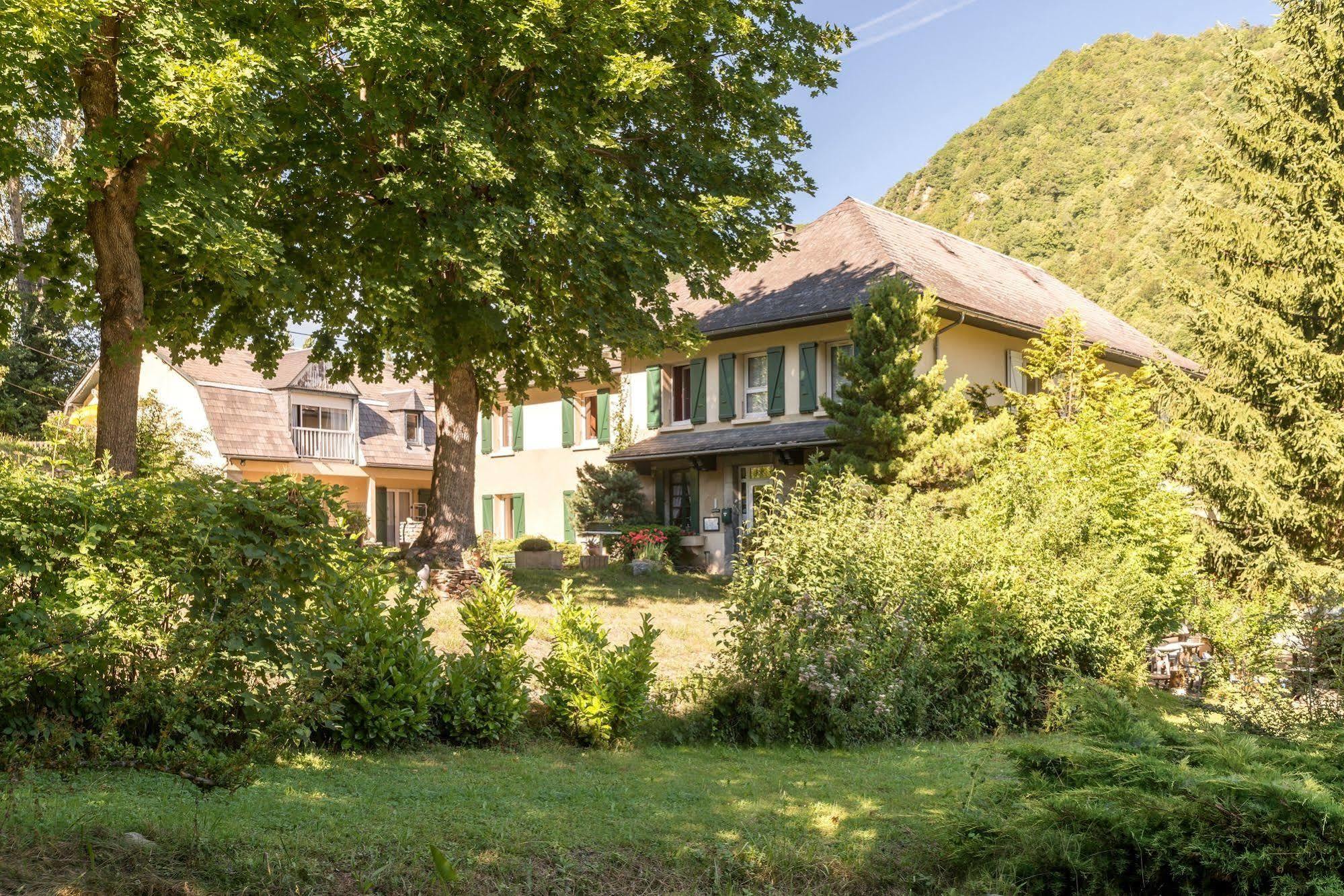 Hotel Du Val D'Aure Cadéac Esterno foto