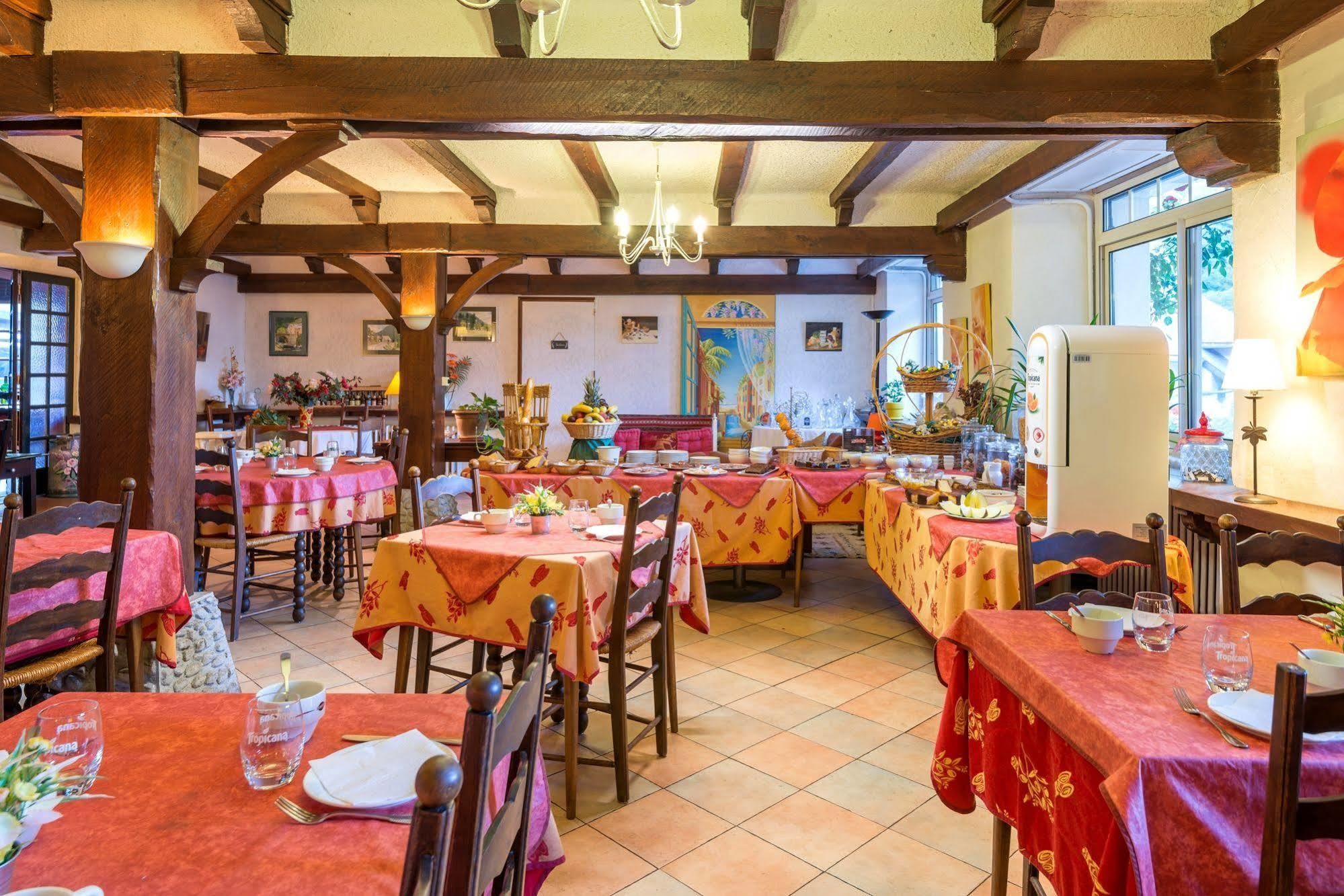 Hotel Du Val D'Aure Cadéac Esterno foto